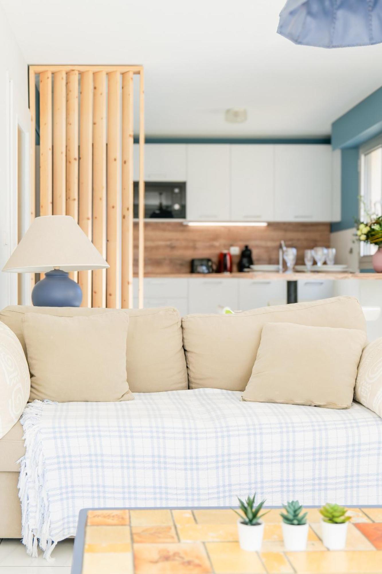Joli Appartement Idealement Situe A Deux Pas De La Grande Plage - 4 Pers レ・サ​​ーブル・ドロンヌ エクステリア 写真
